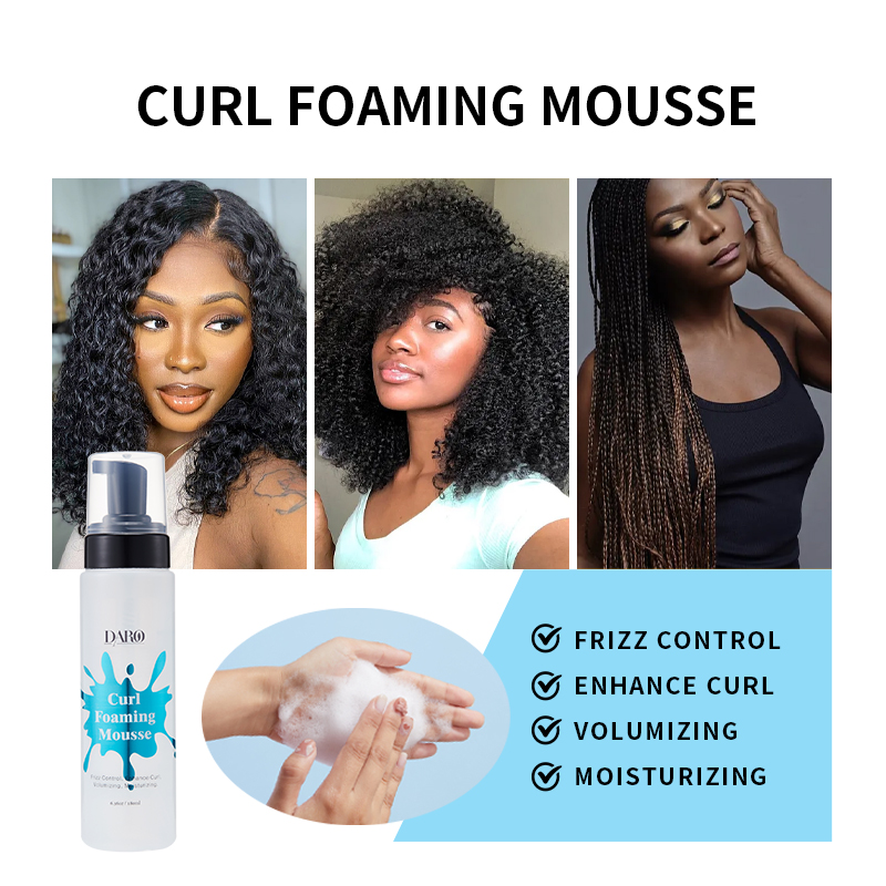 Mousse espumosa para dar volumen al cabello rizado